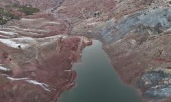 3 yıl önce açılmıştı....  Barajdaki su seviyesi çiftçiyi endişelendiriyor!