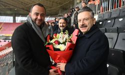 Vali Aksoy son maçını izledi, Eskişehirspor’dan teşekkür!