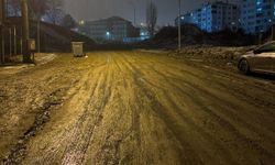 Odunpazarı’nda aydınlatma ve yol sorunu bir arada!