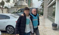 16 Yaşındaki çocuk 2 kişiyi bıçakladı!