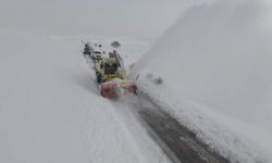 328 Köy yolu ulaşıma kapandı