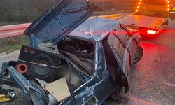 Bariyerlere çarpıp takla attı: 3 yaralı