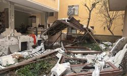 Doğal gaz patlamasında sokak savaş alanına döndü: 1 yaralı