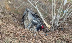 Otomobil şarampole devrildi: 4 yaralı