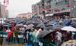 Özgür Özel, Denizli'de vatandaşlarla buluşuyor