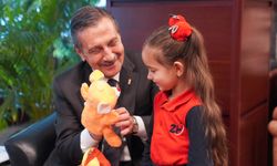 Minik Ebrar’ın yeni yıl kartı Başkan Ataç’ı duygulandırdı