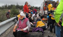 Katliam gibi kaza: 8 ölü, 26 yaralı!