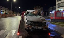 Feci kaza: Tıra arkadan çarptı!