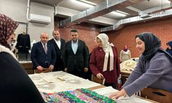 AK Parti'li Gürcan'dan Yeşilay ve TÜGVA ziyareti