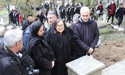 Fethi Heper dualarla anıldı!