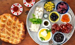 Sahurda ne yenir? Tok tutan yiyecekler neler?