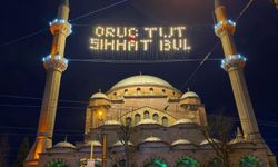 Ramazan mahyası yerini aldı