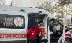 Otomobille çarpışan motosikletli kurye yaralandı!