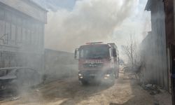 Mobilya deposunda yangın çıktı!