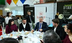 Vali Yılmaz, öğrencilerle iftar yaptı
