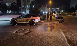 Servis aracı ile motosiklet çarpıştı!