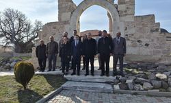 Vali Erdinç Yılmaz Seyitgazi'de tarihi mekanları yerinde inceledi