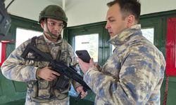 Telefondan annesiyle bayramlaşan Mehmetçik'in duygu dolu anları