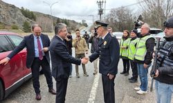 Vali Yılmaz, görev başındaki polis ve jandarma ile bayramlaştı