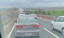 Yola saçılan demirler kazaya neden oldu