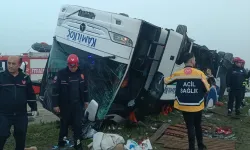 Yolcu otobüsü devrildi: 2 ölü 17 yaralı