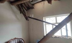 6 kişilik ailenin evi çöktü