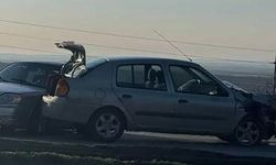 İki otomobil çarpıştı: 1 ölü
