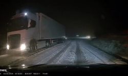 Kar yağışı sürücülere zor anlar yaşattı