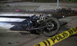 Minibüs motosikletle çarpıştı: 1 ölü, 1 yaralı