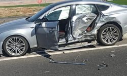 Otomobiller çarpıştı: 3 yaralı