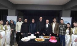 Sokak sokak dolaşıp börek topladılar