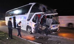 Yolcu otobüsüyle TIR çarpıştı: Çok sayıda yaralı var...