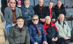 Efsaneler tribündeydi!