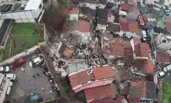 Son dakika! İstanbul'da bir bina çöktü!