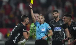 Kadın hakem ile VAR arasındaki diyalog gündem oldu