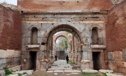 Eskişehir’e 2 saat mesafede 2 bin yıllık gizemli kapıyı hiç gördünüz mü?