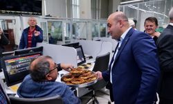 Bize laf sokmaya çalışıyor...