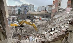 Eskişehir'de yıkım kabusu: Ev sallandı!