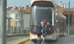 Eskişehir’de tehlikeli yolculuk kamerada!