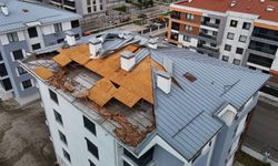 Eskişehir’de fırtına çatıyı uçurdu!