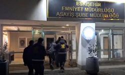 Pes dedirten yöntem! Çalınan otomobili başka araçla kaçırdılar