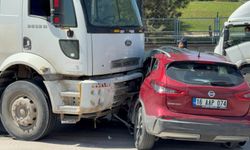 Kamyonun sürüklediği araçta can pazarı