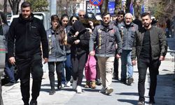 Masaj salonlarına fuhuş baskını