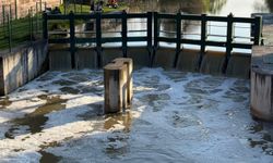 İlginç görüntü: Porsuk Çayı’nda köpük oluştu