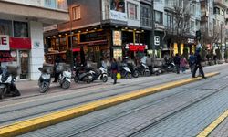Eskişehir’de kurye yoğunluğu: Yayalar zorlanıyor