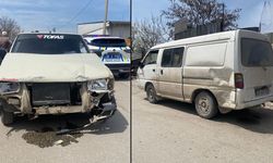 Ara sokakta kaza! 4 Araç hasar gördü