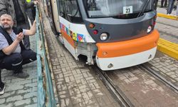 Yaşlı kadın tramvayın altında kaldı