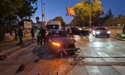 Eskişehir'de iki otomobil çarpıştı: 2 yaralı
