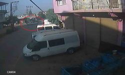 Otomobillerin çarpıştığı kazada 2 kişi yaralandı o anlar kamerada