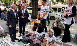 CHP Milletvekili Çakırözer'den öğretmenlere destek